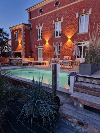 villa with swimming pool and sauna for up to 20 people