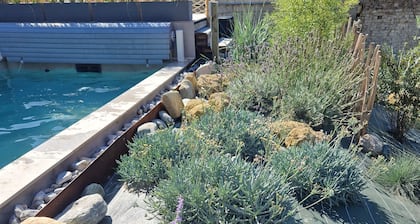 Pool- und Saunavilla für bis zu 20 Personen