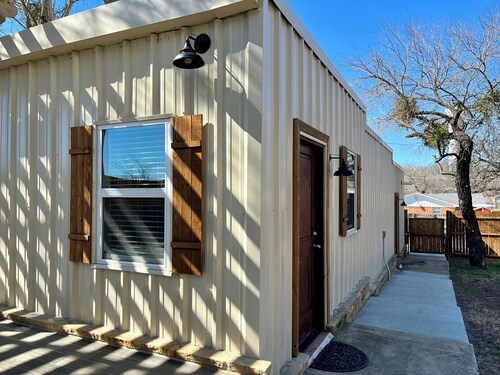 Modern furnished, fully-equipped Studio Appartment in School Neighborhood