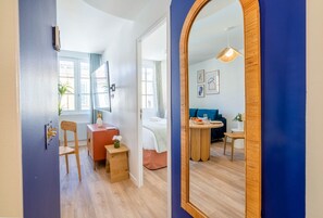 City appartement (4) | Woonruimte | Televisie