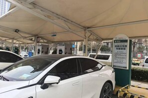 Letak kenderaan sendiri (tertakluk pada bayaran) 