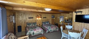 Kitchenette - Spacious Room with Full Kitchen - Melrose MT