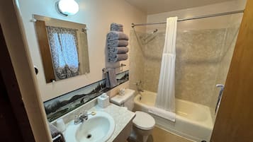 Séchoir à cheveux, serviettes fournies