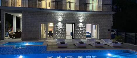 Villa (Four Bedroom Villa with Swimming Pool) | Exterior