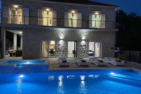 Villa (Four Bedroom Villa with Swimming Pool) | Exterior