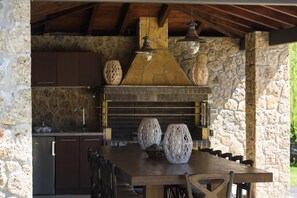 4 bedrooms, Internet - Villa Black White Dassia (Corfu)