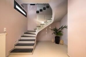 4 bedrooms, Internet - Villa Black White Dassia (Corfu)