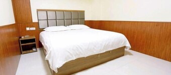 Qian Guoxin Dingsheng Hotel