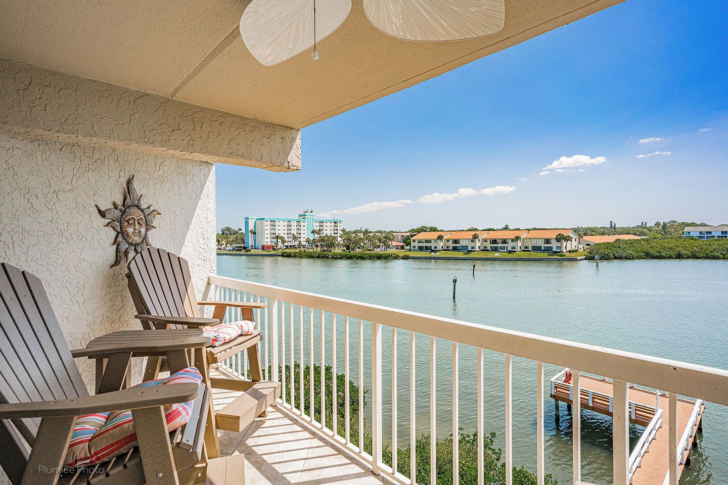 Intracoastal-Corner-Pool-Steps to Beach