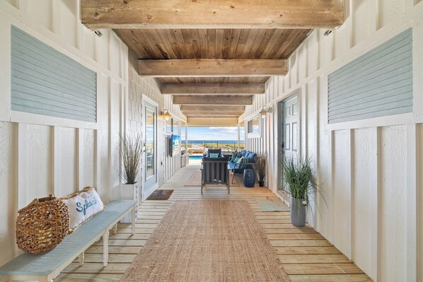 Terrace/patio - Starfish Wishes: Beachfront Duplex Unit, Great location, remodeled, Pet Friendly (St. George Island)