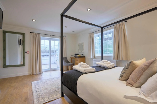 Luxury Suite, Accessible | 1 bedroom, in-room safe, desk, laptop workspace