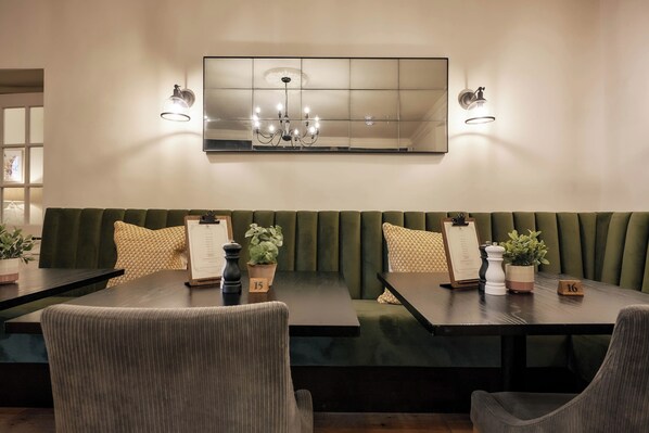 Breakfast, lunch and dinner served