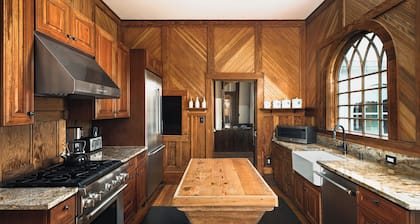 THE GRAND VICTORIAN OF MENDOCINO