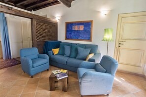 Apartment, Smoking | 2 bedrooms - Estate4home - Trevi Fountain Apartment (Rome)