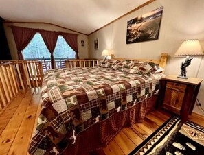 1 bedroom, WiFi - ❤Cute Cabin w/ creek & Firepit ❤ #12
(Helen)