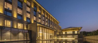 Wuhu Maison New Century Hotel