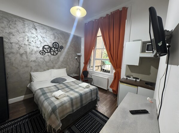Apartment | 1 bedroom, iron/ironing board, free WiFi, bed sheets - Remarkable Studio Apartment in London (London)