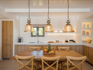 Dining - Noble Pearl Villas with Pool View & 7000 sq.m Beautiful Garden - Villa 2 (Cyclades)