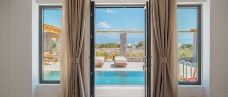 Piscina all'aperto, una piscina riscaldata