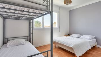 3 slaapkamers, een strijkplank/strijkijzer