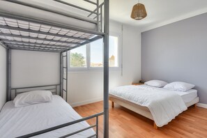 3 bedrooms, iron/ironing board