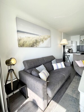 TV - Magnifique T2 archi cosy Vue mer 180 Piscine (Guidel)