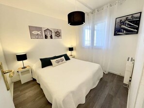 1 dormitorio, tabla de planchar con plancha, wifi