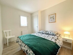 1 camera, ferro/asse da stiro, Wi-Fi