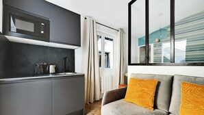 Apartamento (19B) | Zona de estar | Una televisión