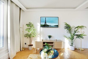 Comfort Apartment (14A) | Living area - Résidence Paris JAVEL (Paris)