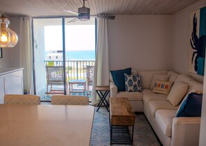 TV - Completely renovated gulf view condo with pool, hot tub, tennis, and pickleball (Gulf Shores)