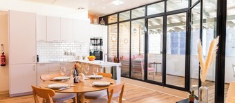 Stylish two bedroom apartment with outdoor space and A/C in Carcassonne centre