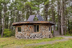 Exterior - Magic Forest Farm's Enchanted Cabin (Coeymans Hollow)