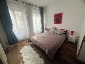 3 chambres, fer et planche à repasser, Wi-Fi gratuit, draps fournis