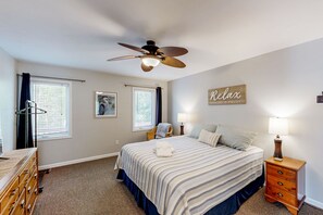 4 soverom, strykejern/-brett, internettilgang og sengetøy