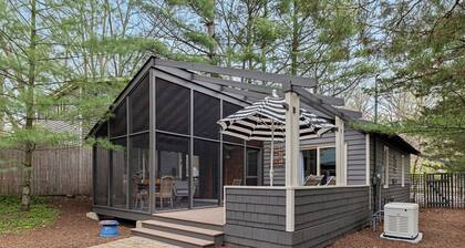 New! Juniper Presents: Fabulous Cottage w/ Fire Pit – Walk to Lake MI Beaches