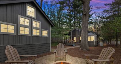 New! Juniper Presents: Fabulous Cottage w/ Fire Pit – Walk to Lake MI Beaches