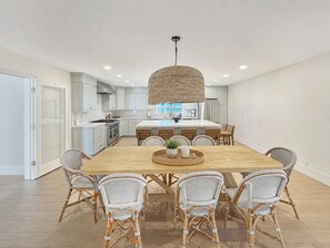 Dining - Oceanfront- Views from balcony-Movie Room-Hot tub (Carlsbad)