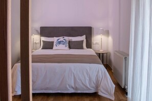 3 chambres, coffres-forts dans les chambres, bureau
