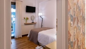3 Schlafzimmer, Zimmersafe, Schreibtisch, Bügeleisen/Bügelbrett