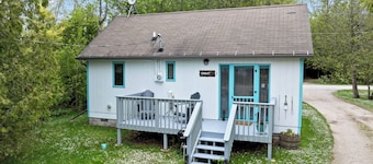 Chalet Cabin: Sunset Shores Kangaroo Lakefront