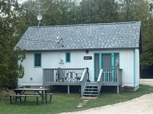 Chalet Cabin on Kangaroo Lake - Dog Friendly and family friendly