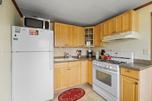 Micro-ondes, four, plaque de cuisson, lave-vaisselle