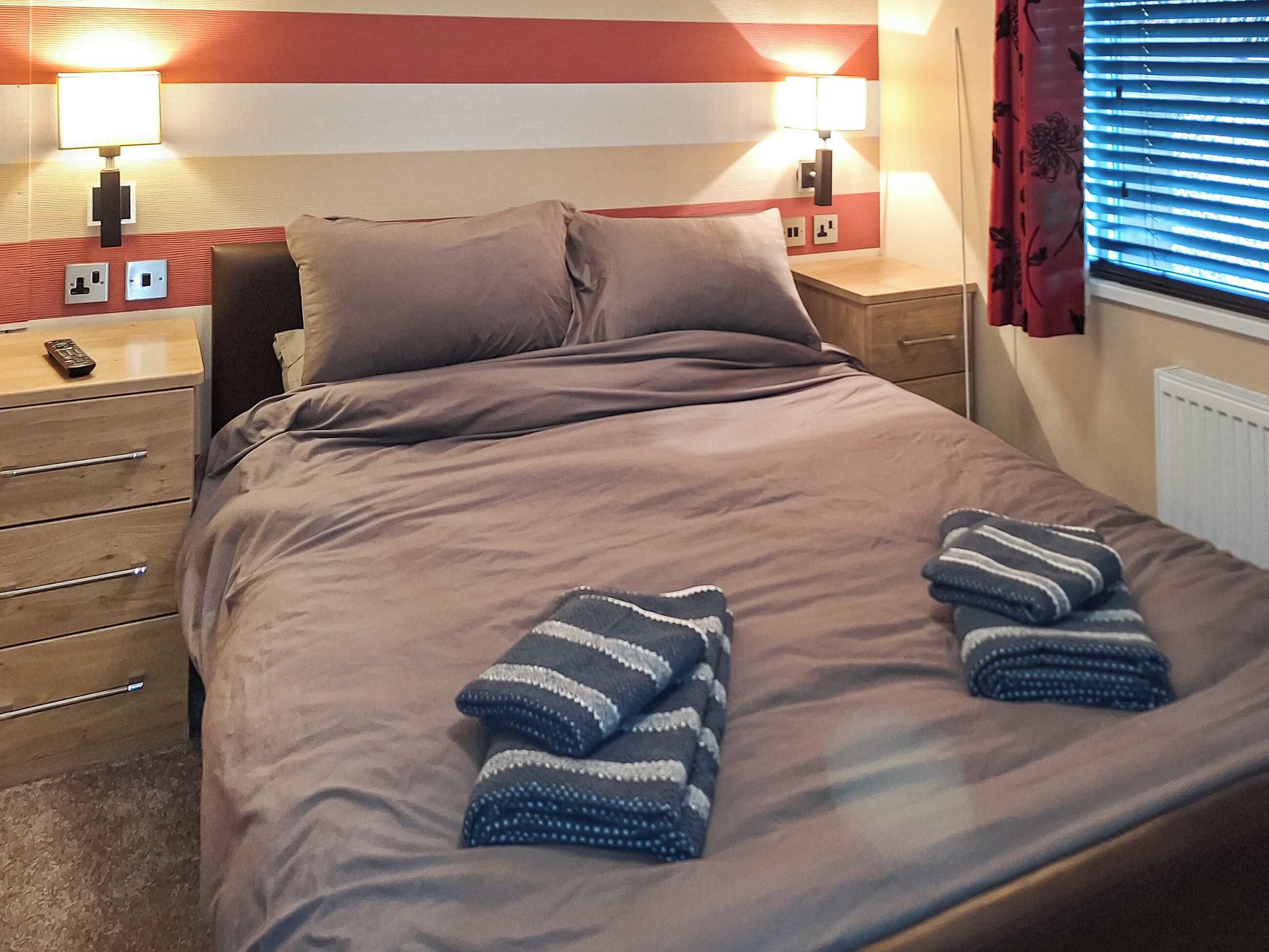 2 bedrooms, bed sheets