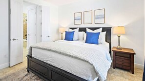 4 bedrooms, desk, travel cot, WiFi
