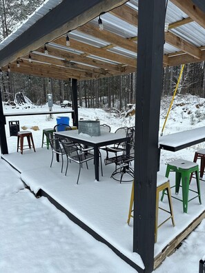 تناول الطعام بالخارج