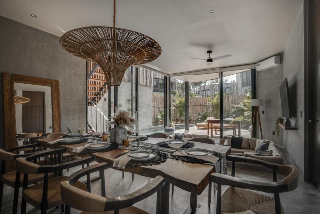 Villa superior | Área de sala de estar | Televisión LCD de 55 pulgadas con canales digitales 