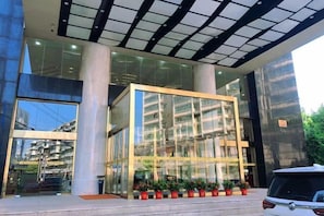 Exterior - Jiulong International Hotel (Wuhan Yellow Crane TowerRailway Station) (Wuhan)
