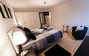 2 chambres, fer et planche Ă repasser, Wi-Fi gratuit, draps fournis