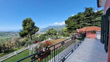 Deluxe Quadruple Room, Balcony, Sea View | Teres/patio